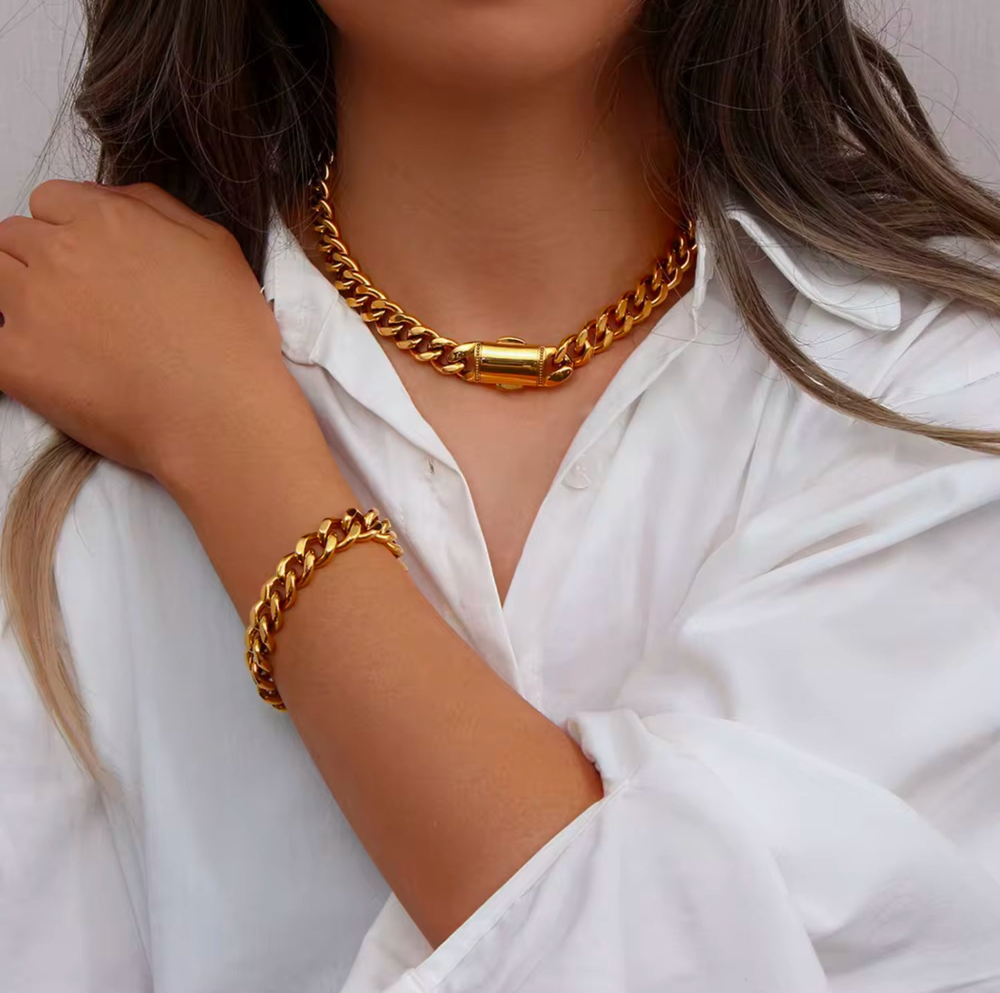 CHARLIE NECKLACE