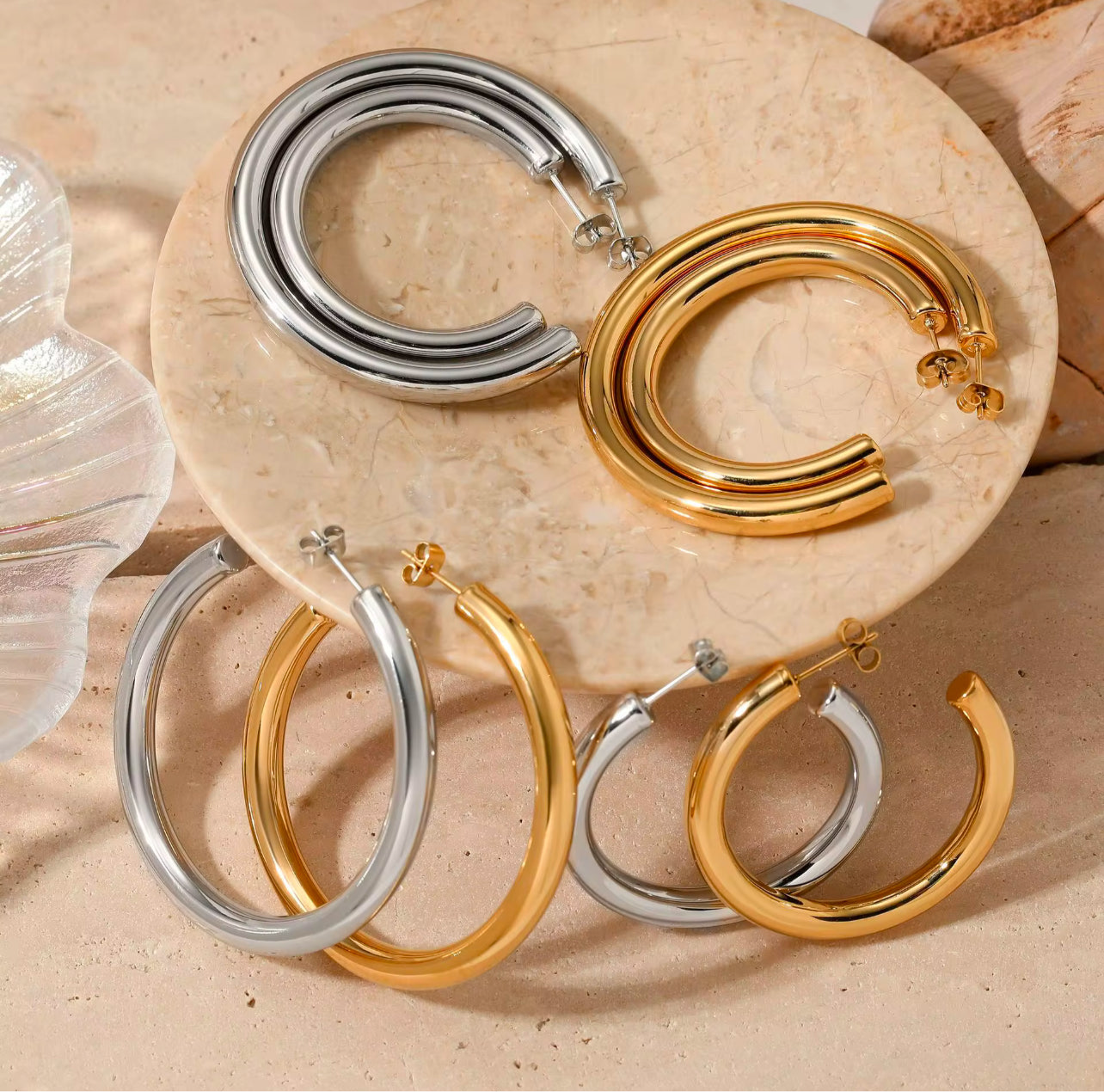 PERFECT C HOOP EARRINGS