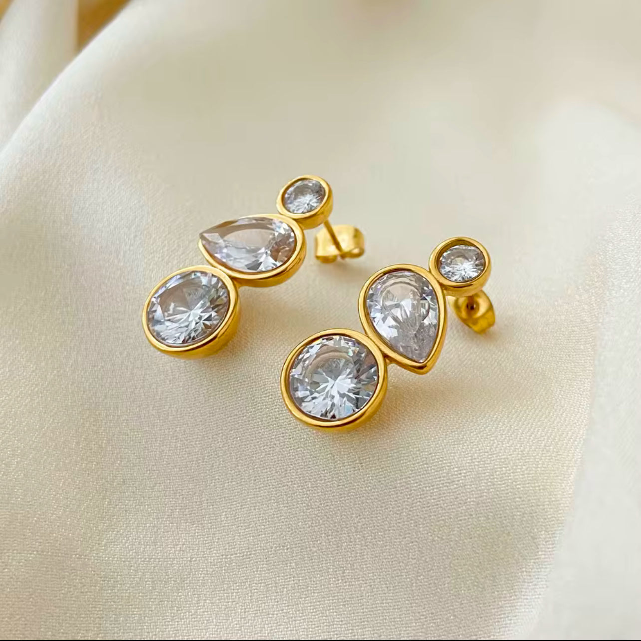 BELLA EARRINGS